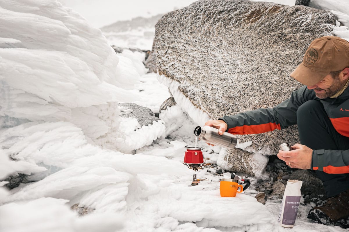 Kaffe kochen bei Schnee und Eis mit dem SOTO Windmaster
