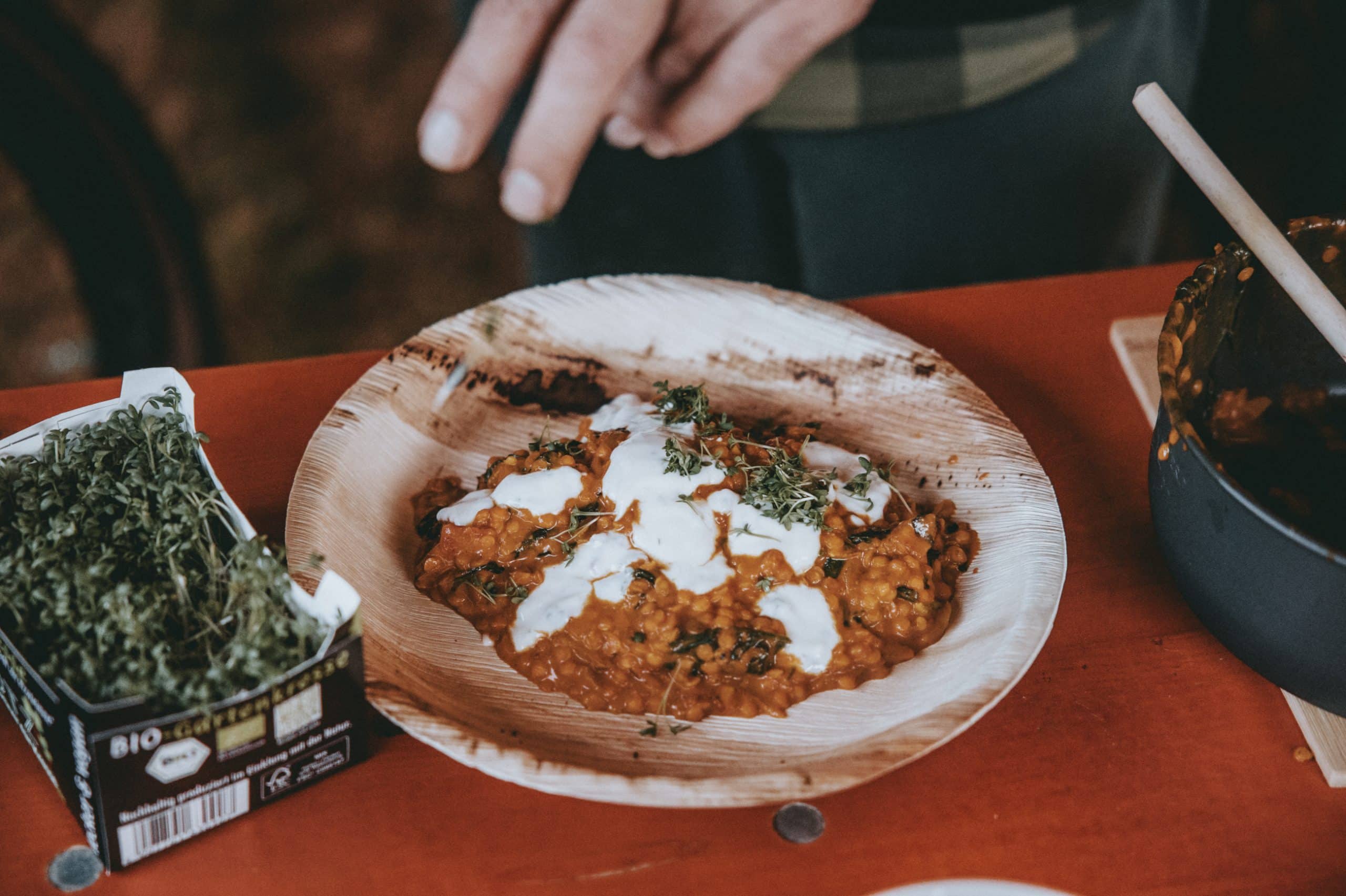 Veganes Linsen-Dal mit Minzjoghurt Rezept