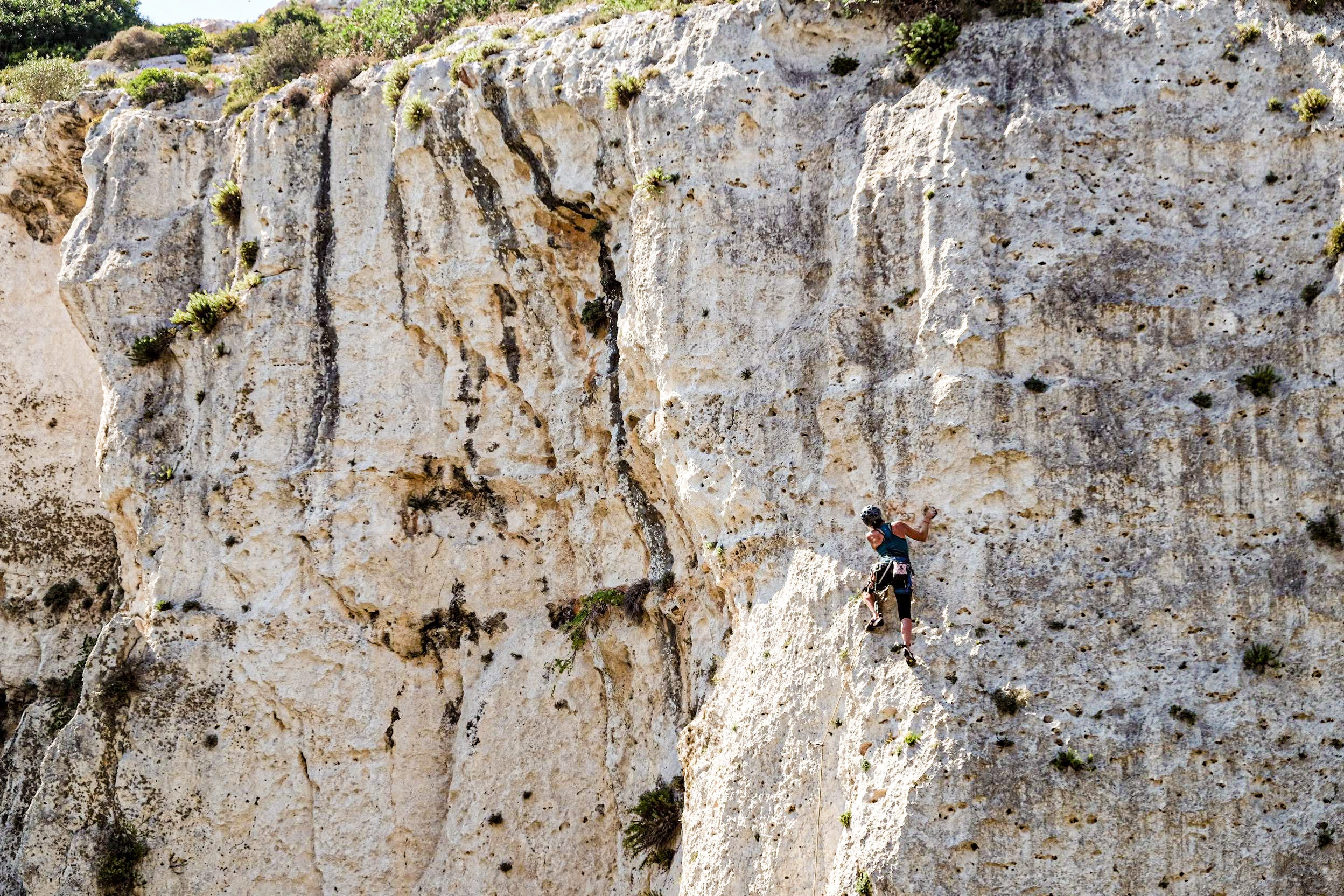 klettern im winter warum malta perfekt ist fotos von tom jutzler 26