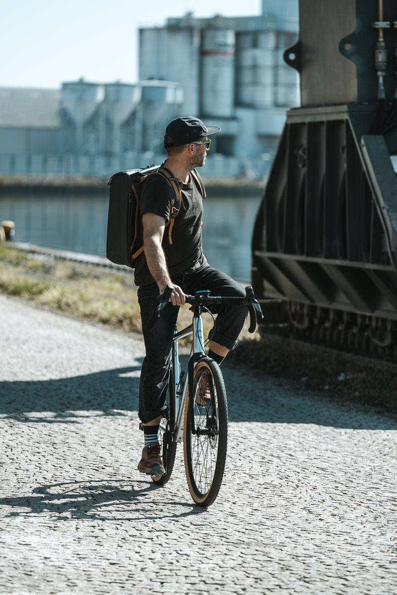 Big Agnes Causeway 28 L Fahrradfahrer im Hafen