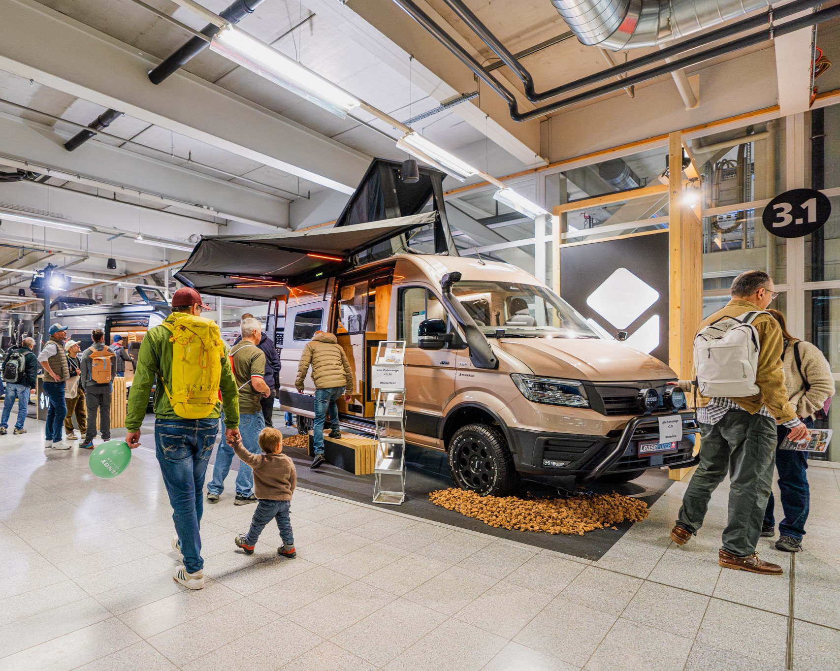 Suisse Caravan Salon BernEXPO Campervan in Ausstellung