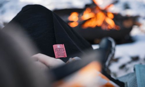 ASK THE FOX Decke am Lagerfeuer