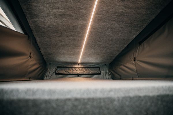 Campany Vans Bettansicht mit Beleuchtung