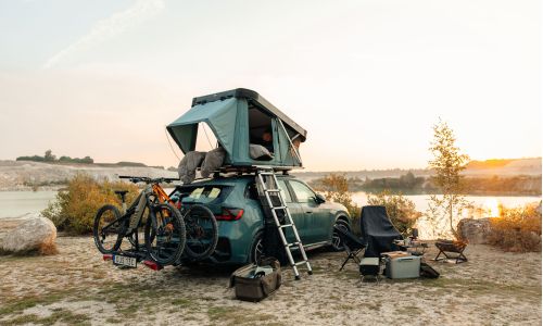 Thule Widesky Hartschalendachzelt auf PKW