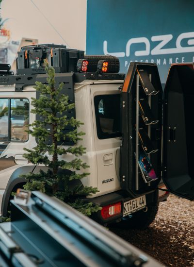 Abenteuer & Allrad 2026 Lazer Lights Heckleuchten am Fahrzeug