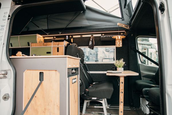 Campany Vans Einblick in den MB Sprinter 4x4 H1