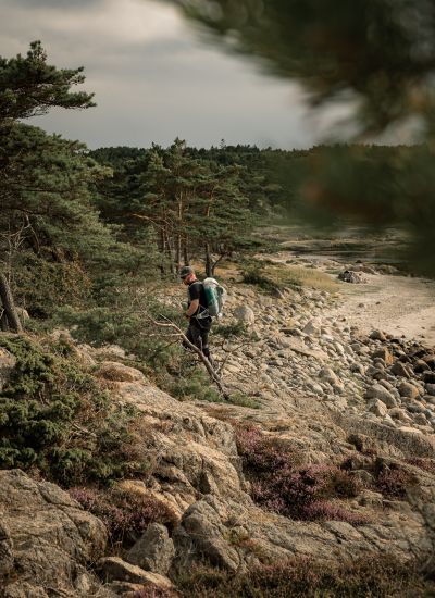 Big Agnes Sarvis VST3 Wanderer an der Küste