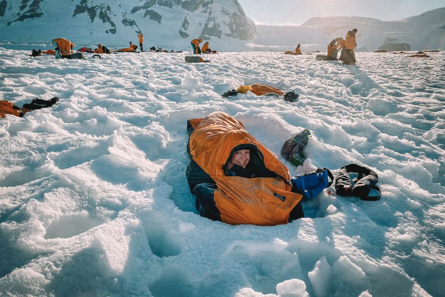 Biwak Sack Übernachten im Schnee