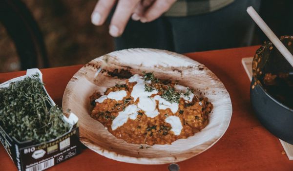 Veganes Linsen-Dal mit Minzjoghurt Rezept
