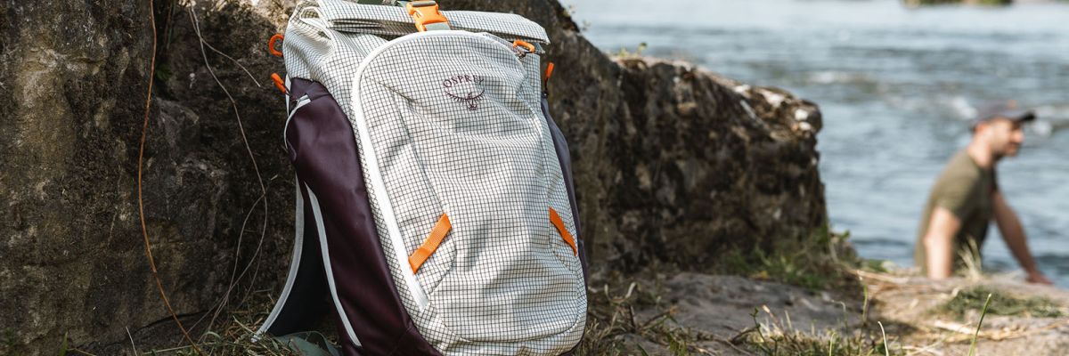 gewinnspiel osprey transpoter roll top rucksack in der Natur am Wasser