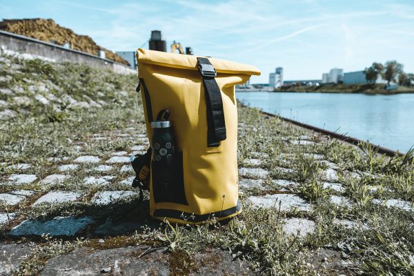 BTWIN Fahrrad Rucksack Speed 900 Ansicht am Hafendock Industrie