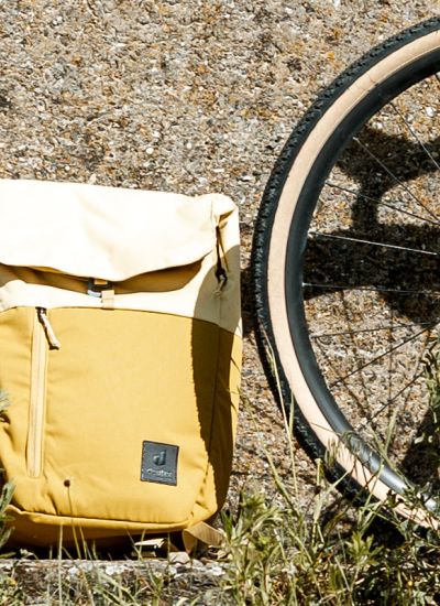 Deuter UP Seoul neben Gravel Bike