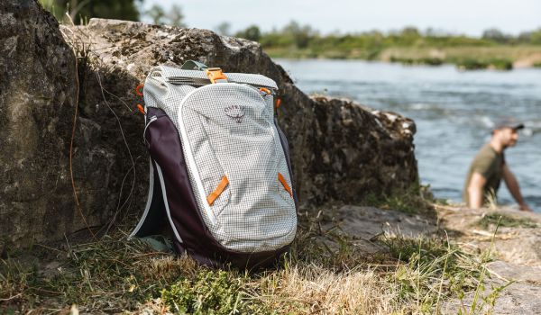 gewinnspiel osprey transpoter roll top rucksack in der Natur am Wasser
