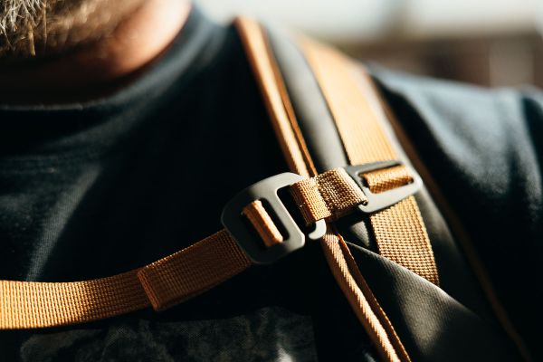 Big Agnes Causeway Detail Schultergurt mit Person