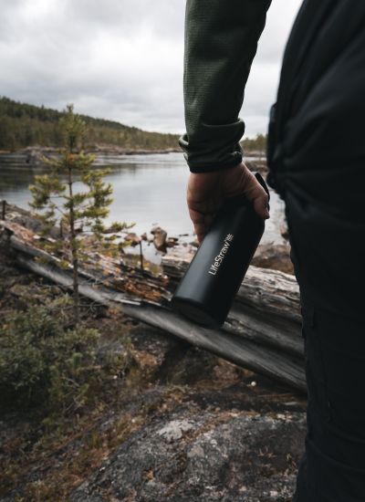 lifestraw Go Filterwasserflasche getragen in Schweden