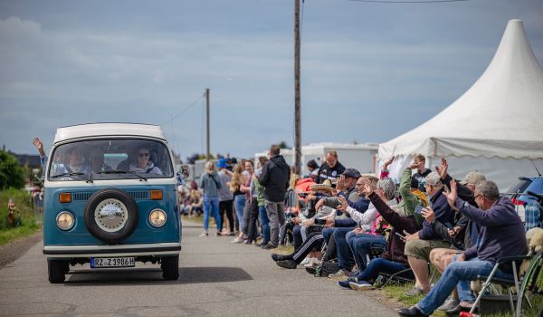 Midsummer Bulli Festival 2026 Ausfahrt mit dem VW T1 auf Fehrmarn