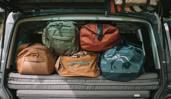 Duffle Bag Test Vergleich Reisetaschen im Kofferraum